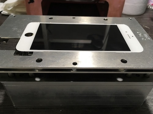 заміна побитого скла iPhone 8 в Києві